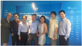 Tổng Quản lý Khách sạn Sheraton Nha Trang Hotel & Spa Catherine Racsko cùng các trưởng bộ phận của khách sạn tại sự kiện